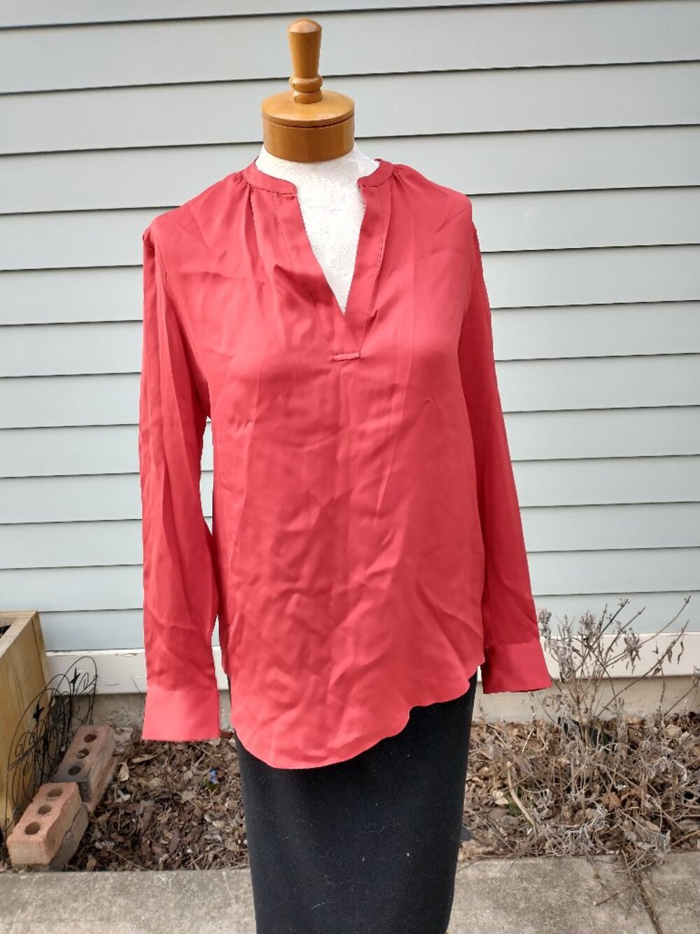 Blouse: red silk, long sleeve, v-notch. New. Size medium - by Ralph Lauren.